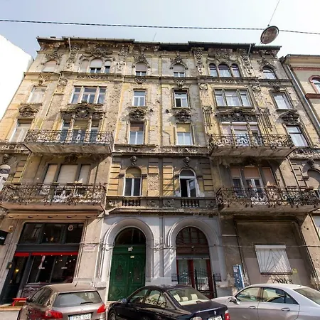 Akác * Budapeste